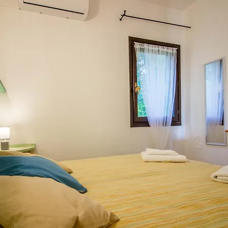 Guesthost - Esmeralda Near The Sea With Patio! Apartmán