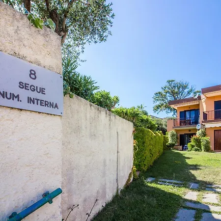 Apartmán Guesthost - Esmeralda Near The Sea With Patio!