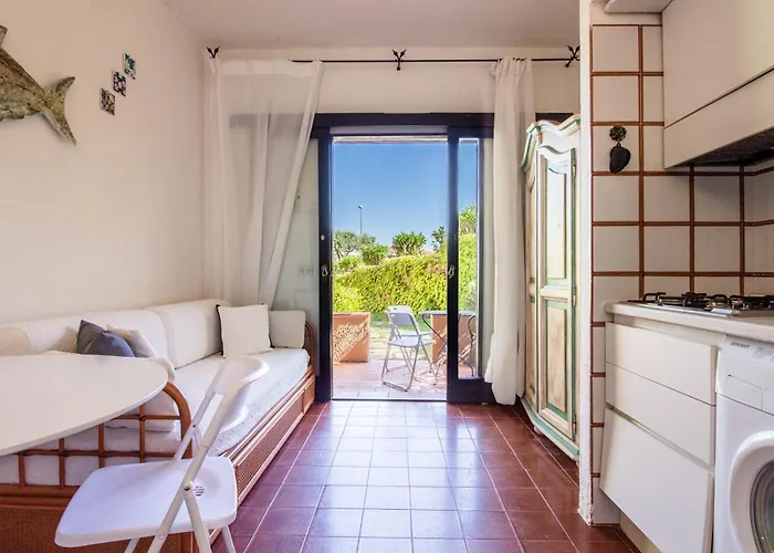 Guesthost - Esmeralda Near The Sea With Patio! Apartamento *