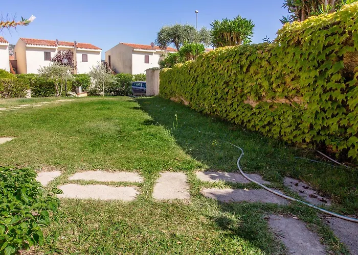 Guesthost - Esmeralda Near The Sea With Patio! Apartamento Cannigione