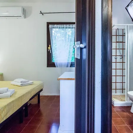 Guesthost - Esmeralda Near The Sea With Patio! Lejlighed