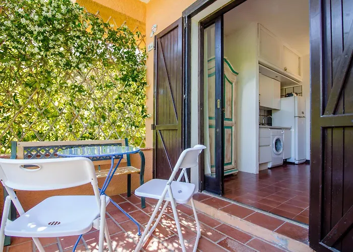 Apartman Guesthost - Esmeralda Near The Sea With Patio! Cannigione